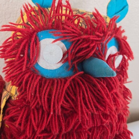 Vintage Handmade Thai Red Yarn Owl Plush With Decorative Yellow Feet - Picture 3 of 9